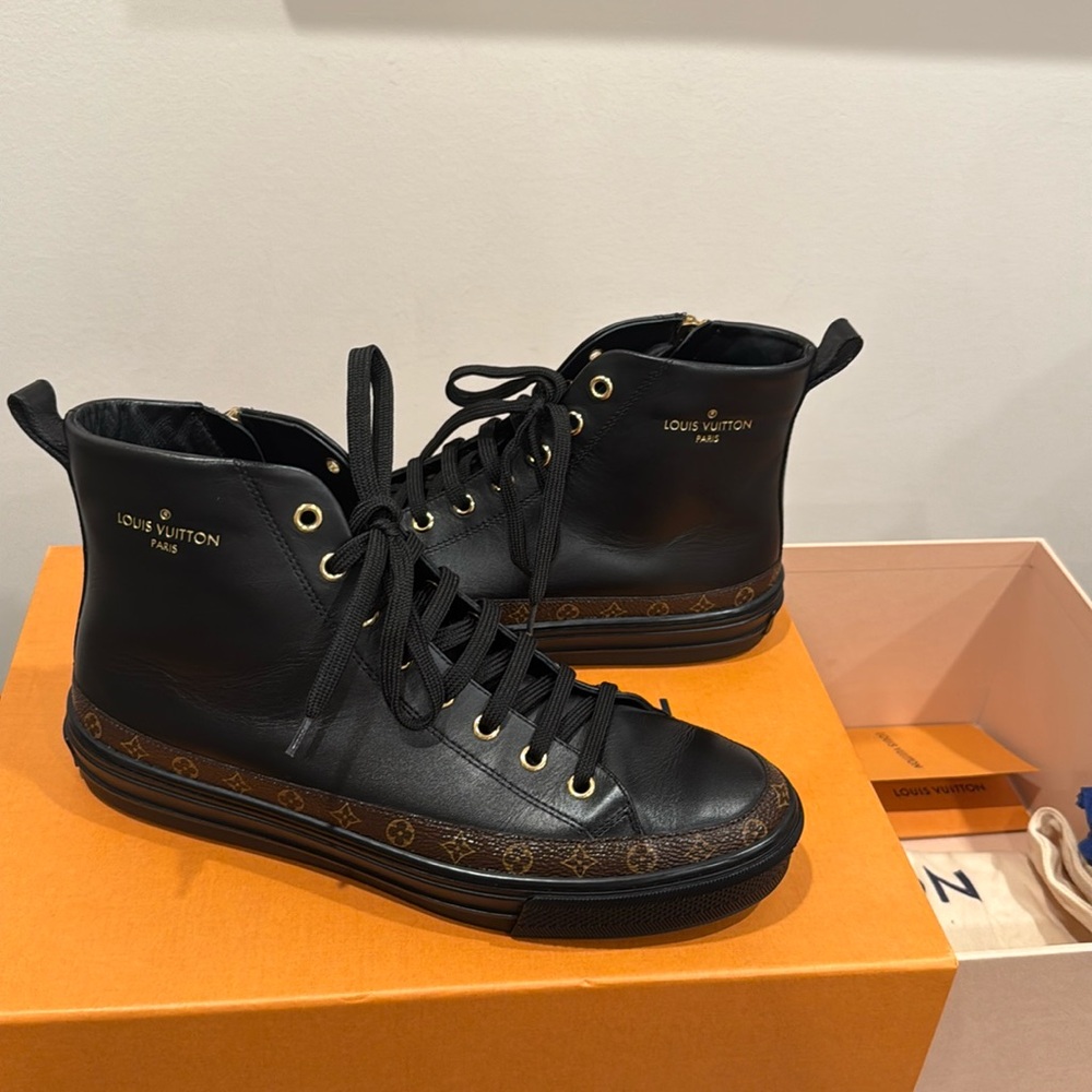 Louis Vuitton Mid Top Sneakers. Authentic